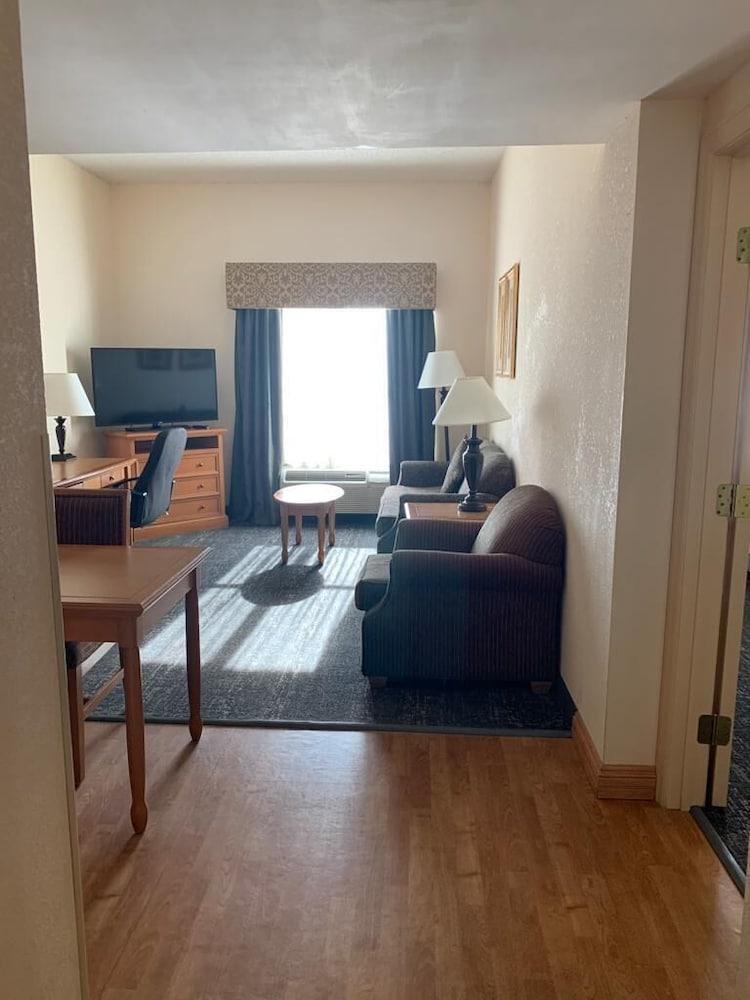 Hyatt House Colorado Springs Airport Hotel Bagian luar foto