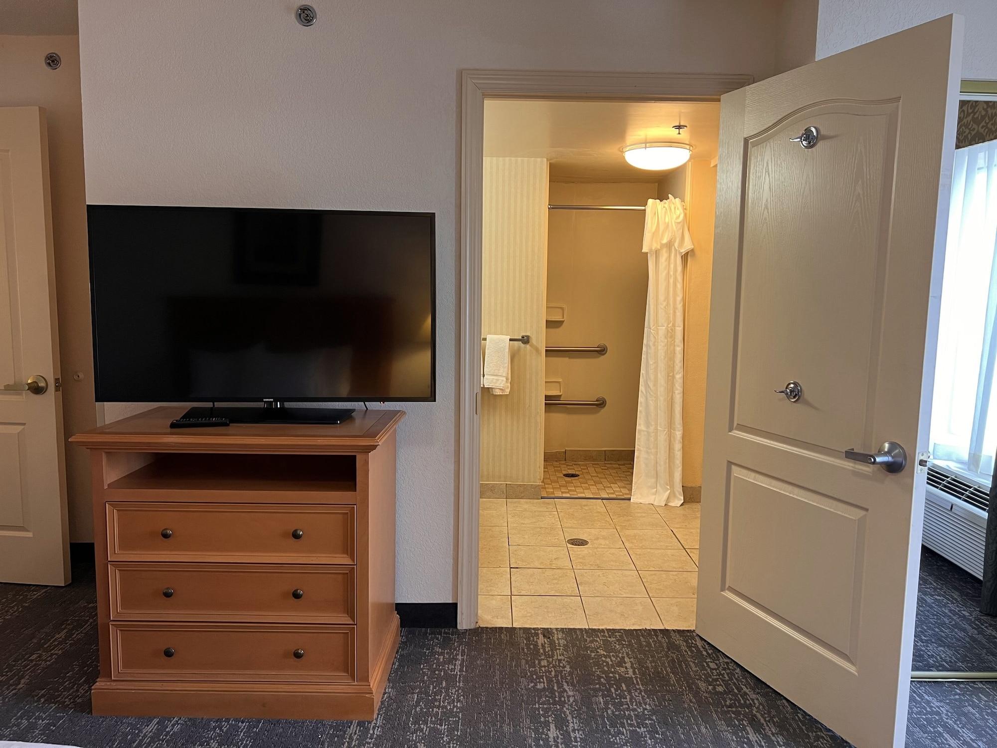 Hyatt House Colorado Springs Airport Hotel Bagian luar foto