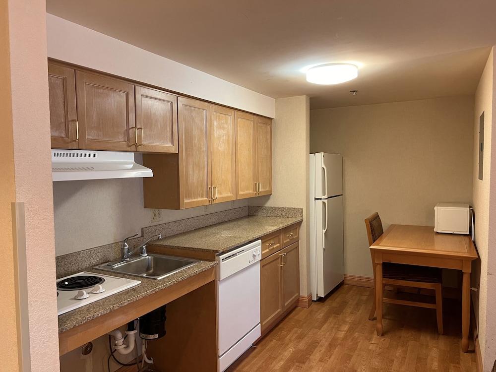 Hyatt House Colorado Springs Airport Hotel Bagian luar foto