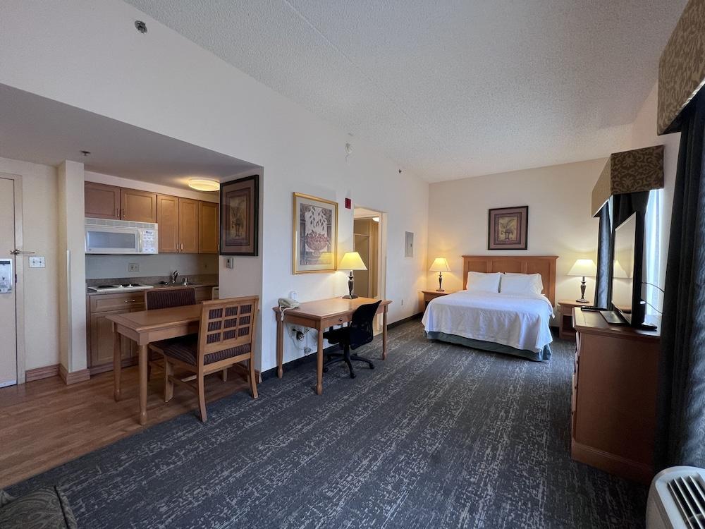 Hyatt House Colorado Springs Airport Hotel Bagian luar foto