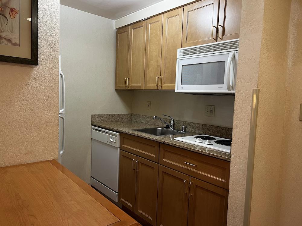 Hyatt House Colorado Springs Airport Hotel Bagian luar foto