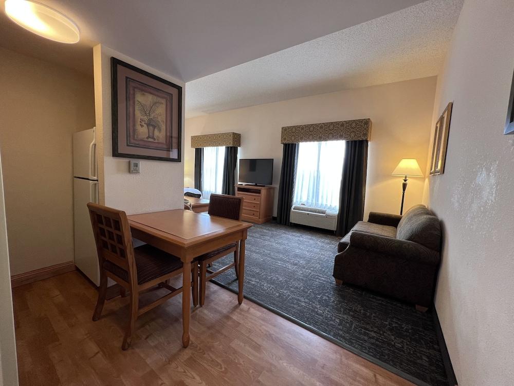 Hyatt House Colorado Springs Airport Hotel Bagian luar foto