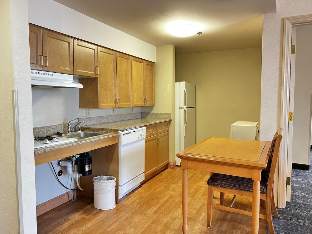 Hyatt House Colorado Springs Airport Hotel Bagian luar foto