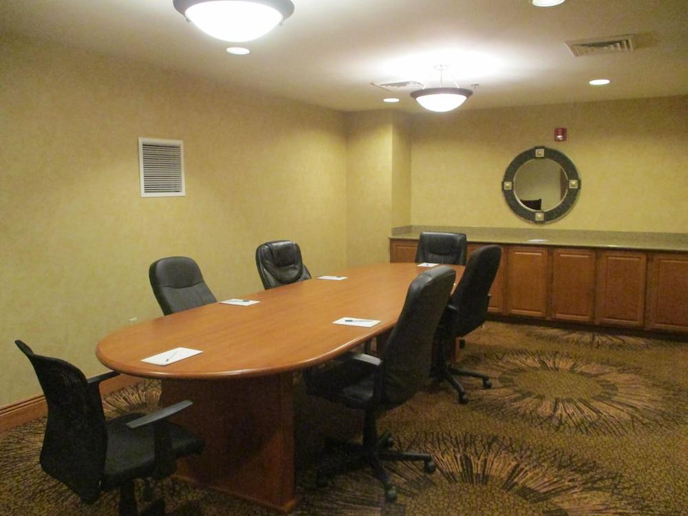 Hyatt House Colorado Springs Airport Hotel Bagian luar foto