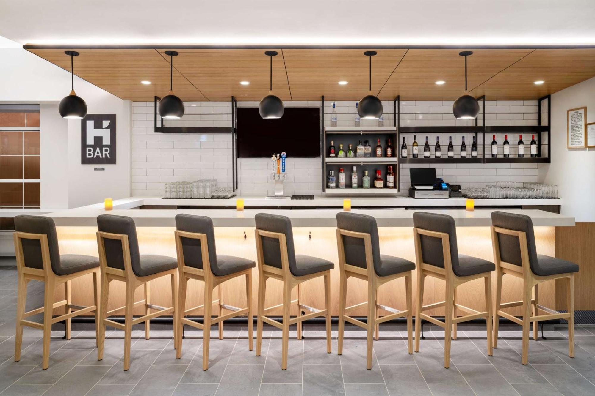 Hyatt House Colorado Springs Airport Hotel Bagian luar foto