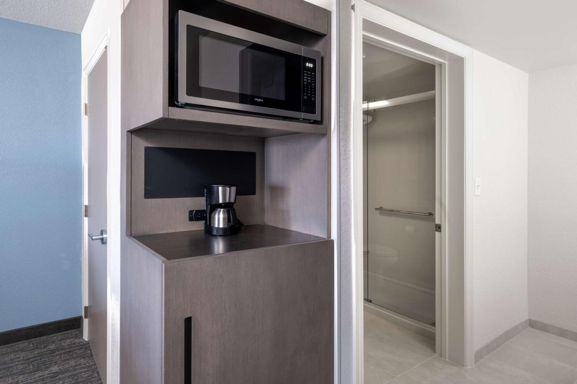 Hyatt House Colorado Springs Airport Hotel Bagian luar foto