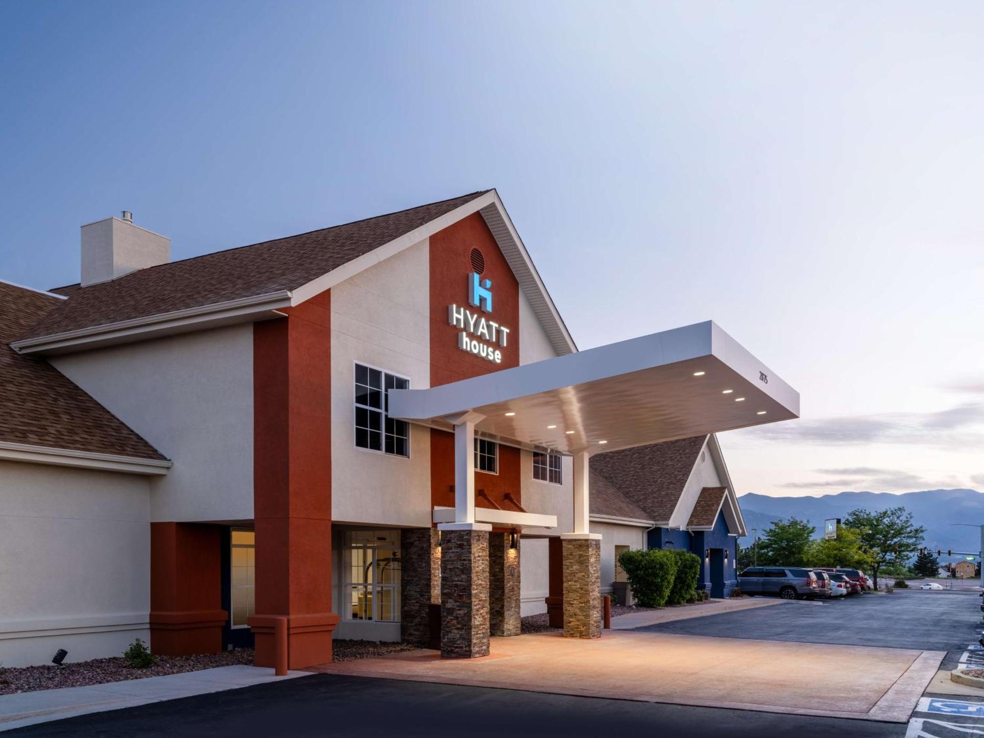 Hyatt House Colorado Springs Airport Hotel Bagian luar foto
