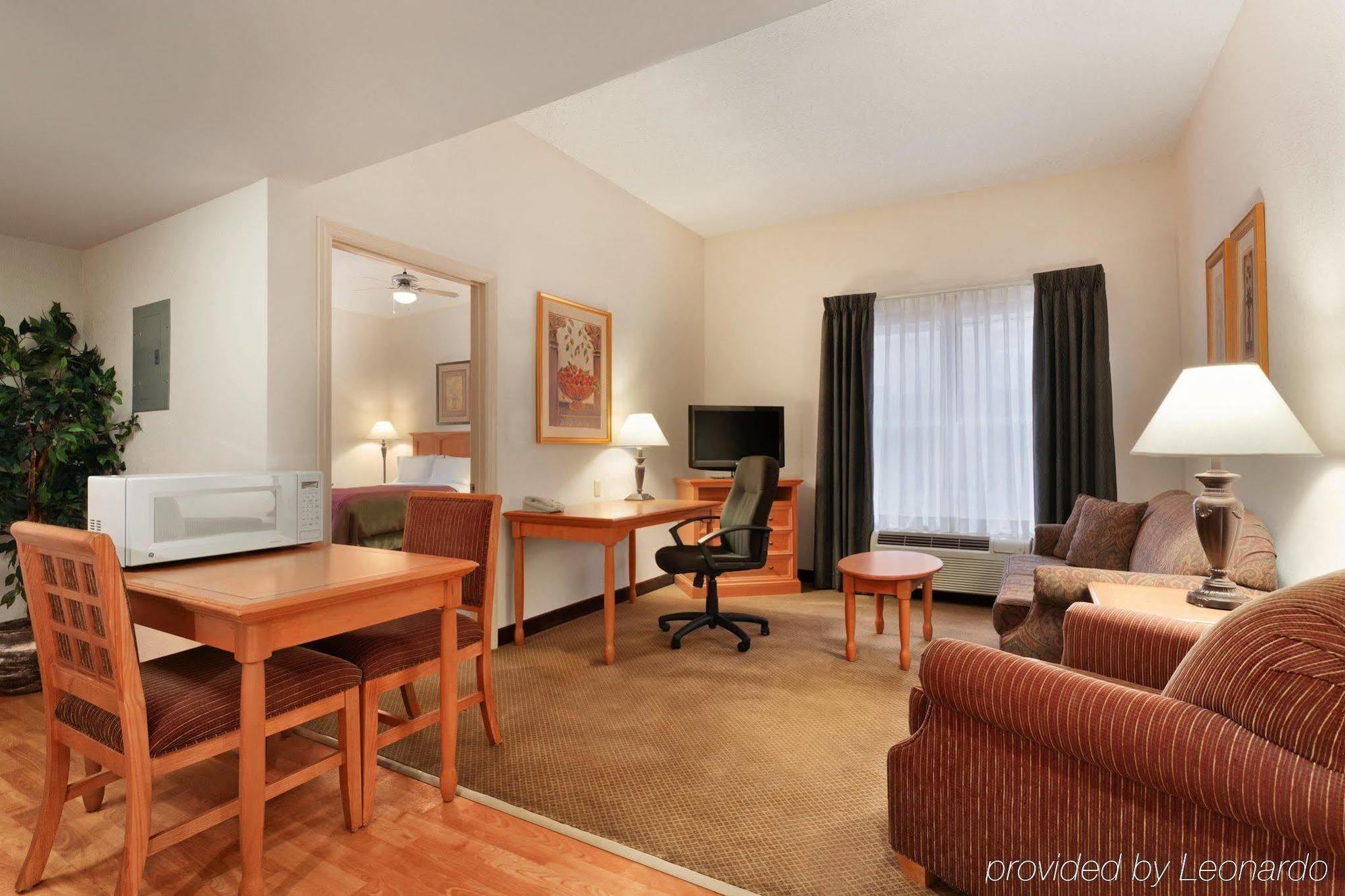 Hyatt House Colorado Springs Airport Hotel Bagian luar foto